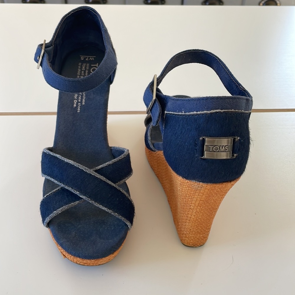 Brand, new blue suede and basket weave woven wedge, Tom’s size 7 1/2